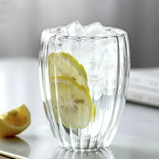 Latte Macchiato Gläser Klare Eiskaffee Gläser Doppelwandige Kaffeegläser Welligkeit Iced Coffee Glas Gerippte Cappuccino Gläser Doppelwandige Gläser für Kaffee Saft Milch und Bubble Tee (350ml)