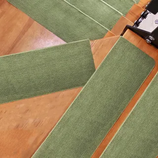 Hearda Treppenstufen Matten 55/70cm Treppe Treppenteppich, Stufenmatten 5/10 Stück, Treppenteppich Selbstklebend, Antirutschmatte Innenbereich für Schutz Kinder, Ältere (5PCS-55CM,Grün)