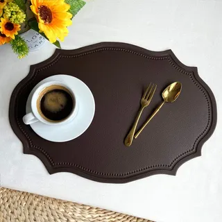 Ueiwffzo 4er Set Tischsets Abwaschbar, 43x30cm Oval Tischsets Abwaschbar, rutschfest Tischsets Abwaschbar, Wärmeisolierung Tischsets, Hochwertige Leder Tischsets (Braun)
