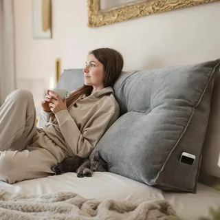 Björn&Schiller Rückenkissen grau, 180 cm - Lesekissen für Bett und Sofa, Keilkissen, Rückenpolster für die Wand, Sitzkissen, Wandkissen, groß mit waschbarem Bezug - Ideal zum Anlehnen im Bett
