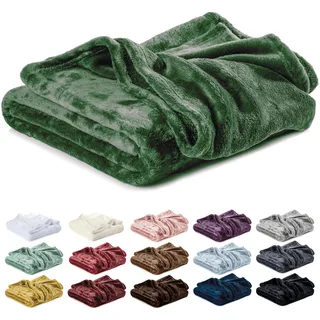 Lavea® Kuscheldecke 220x240 cm - Dunkelgrün | Mikrofaser – Flauschige Fleecedecke für Sofa und Bett, weiche Decke, pflegeleicht, Sofadecke, Tagesdecke oder Wolldecke