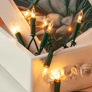 hellum Lichterkette innen mit Stecker, Mini Lichterkette 10 Lichter, warmweißes Licht, beleuchtete Länge 1,35 m, grünes Kabel, für Christbaumbeleuchtung innen, Wohnraum, Tischdeko, <59lm 831115