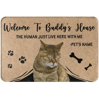 Jinlinjew Personalisierte Fußmatte, Haustier Willkommensmatte, benutzerdefinierte Hund Katze Foto Text Fußmatte Außen Innen Willkommen Zuhause Lustige Geschenke - THE Human JUST LIVE HERE with ME