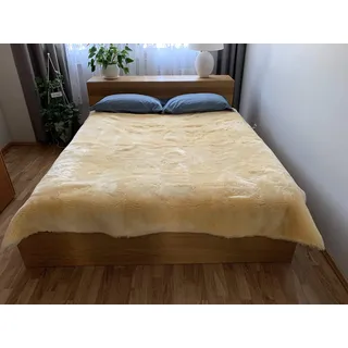 Sheepmania Relugan Schaffell Echt Tagesdecke 200 x 200 cm Geschoren - Gegerbt im Relugan Verfahren Lammfell Echt Kurzes Dichtes Schaffell Echt - Decke aus Schafwolle Lammfelldecke Kinderwagen Goldgelb