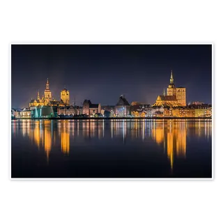 Posterlounge Skyline von Stralsund bei Nacht Poster | 90 x 60 cm von Kristian Goretzki Wandbilder Wanddeko
