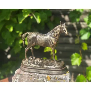 STEINFIGURENWELT GIEBEN Design Skulptur Pferd stehend 23cm Bronze Optik aus Eisen Gusseisen Metall Wohnzimmer Skulpturen Deko Modern (Pferd stehend)