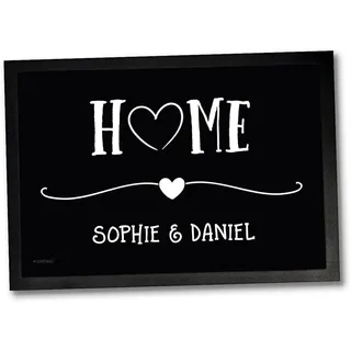 Fußmatte Türmatte personalisiert Home Familie Paare Wunschname Eingang | Personalisierbare Fußmatte mit Home Familie Paare Motiv für Haustür Flur Wohnung Balkon Terrasse Familie Geschenk 60 x 40 cm