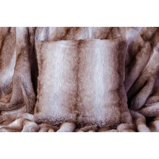 Wohnen & Accessoires GmbH & Co. KG Felldecke Schakal aus Fellimitat Kunstfell in 5 Größen, Webpelzdecke, Kuscheldecke, Tagesdecke (Kissen 45 x 45 cm)