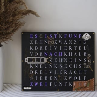 build-yours Jupiter Clock LED Word Clock Moderne LED Wanduhr mit Worten | Digitale WortUhr - Steampunk