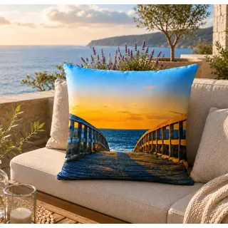 KAMACA Outdoor Kissen Sonnensteg 45x45 cm – Maritimes Dekokissen mit Strand & Sonnenuntergang – 370 g Füllung – Wasserabweisend, schmutzabweisend – Gartenkissen Balkon, Terrasse & Camping