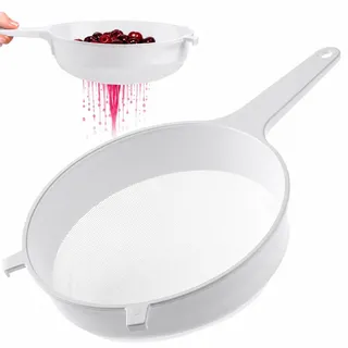 KADAX Küchensieb 25 cm, Feinsieb aus Kunststoff, Feinmaschiges Sieb aus Plastik, Kunststoffsieb für die Küche, Fein Plastiksieb mit lange Griff (Weiß)
