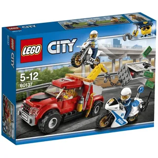 LEGO® City 60137 Abschleppwagen auf Abwegen