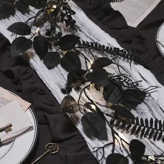 Lights4Fun Halloween Girlande in Schwarz & Kohle – mit 20 Warmweißen LEDs, Batteriebetrieben mit Timer – Gotische Herbstdeko für Kamin, Tisch & Innenbereich – 1,8 m Länge