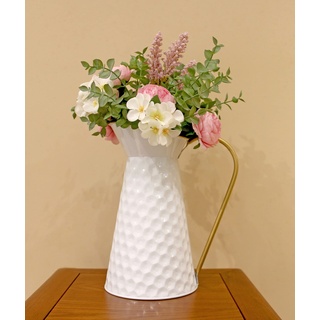 Elegante weiße Metall-Blumenvase, Bauernhaus-verzinkte Krugvase, rustikaler dekorativer Milchkrug für Blumen