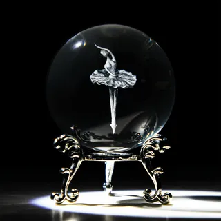 HDCRYSTALGIFTS 3D-Lasergravur Ballerina, tanzende Kristallkugel, Briefbeschwerer, elegante Ballett-Tänzerin, Mädchen, Glaskugel, Heimdekoration (60 mm, 6,1 cm)