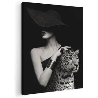 MuchoWow© Bild auf Leinwand Schlafzimmer Bilder Badezimmer Wand Deko | 60x80 cm - Wohnzimmer Modern Wanddeko Bilderwand Geschenk Frau - Vintage - Porträt - Leopard - Schwarz und weiß