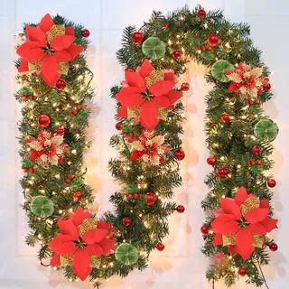 NUZEKY Weihnachtsgirlande mit Beleuchtung: 2.7M/9Ft Tannengirlande mit Beleuchtung Weihnachtsgirlande Aussen mit Blumen Kugeln Ornamente für Indoor Außen Kamin Treppe Mantel Urlaub Weihnachtsdeko