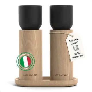 LARS NYSØM Salz und Pfeffermühle Holz Set - Manuelle Holzmühlen mit Keramikmahlwerk und Untersetzer - Pfeffermühle & Salzmühle für Grobes Salz - Gewürzmühle für Küche oder Tisch (Carbon Black)