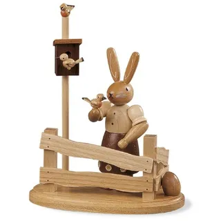 Müller Kleinkunst GmbH Seiffen Osterhase Müller Hasenfrau am Gartenzaun natur klein, Handarbeit aus dem Erzgebirge bunt