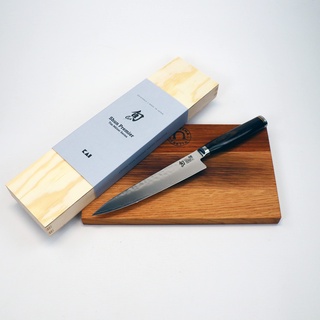 Kai Shun Messer – Tim Mälzer Messer TDM 1701 – ultrascharfes japanisches Messer - mit 15cm Damastklinge + handgefertigtes Schneidebrett Unikat