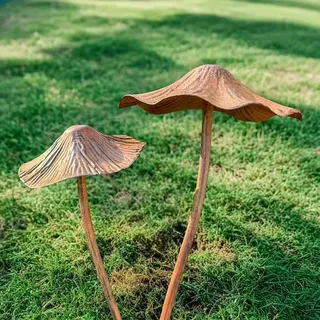 Gartenstecker Rost Pilze Deko Weihnachten Weihnachtsstecker Weihnachtsdeko Outdoor Metallstern Pilz Gartendeko für Draußen Roststecker Weihnachtsdeko Aussen Garten Deko Advent Winterdeko (2 Stück)