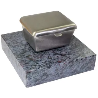 Kunst-Art-Köhl Weihwasserkessel 466 aus Edelstahl montiert auf einem Sockel aus Granit (Orion)