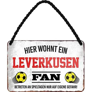 schilderkreis24 – Blechschild Lustiger Spruch Deko Artikel Sport Verein Geschenkidee Männer Club Fußball (Hier wohnt ein Leverkusen Fan 18x12cm)