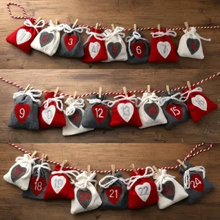 Adventskalender zum Befüllen mit Säckchen groß | 24 Stoff Tüten mit echt genähten Zahlen, Holz-Klammern und Kordel, Weihnachten Kinder Filz DIY