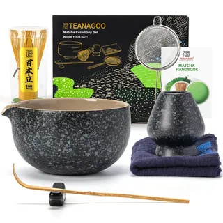 TEANAGOO Matcha Set mit Ausgießer, Schwarzstein, Keramikschale, Bambusbesen | 7-teiliges Matcha-Set: bleifrei. Keramikschale mit Ausgießer, Bambusbesen 100 Zinken, Löffel, Sieb, Halter, Tuch, Handbuch.