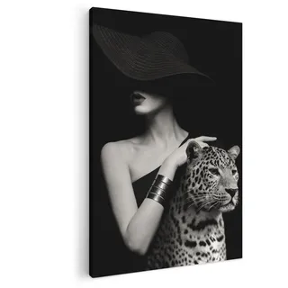 MuchoWow© Bild auf Leinwand Groß XXL Schlafzimmer Bilder Badezimmer Wand | 80x120 cm - Deko Wohnzimmer Modern Wanddeko Bilderwand Geschenk Frau - Vintage - Porträt - Leopard - Schwarz und weiß
