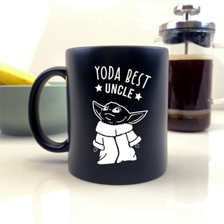 eBuyGB Personalisierte Kaffeetasse, Matt Schwarz Baby Yoda Tasse, 350ml Star Wars Thema Teetasse, lustige Geschenke von Nichte & Neffe (Yoda Bester Onkel), Schwarze Tasse