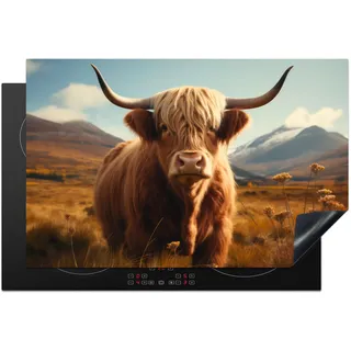 KitchenYeah© Herdabdeckplatte 81x52 cm Einteilig Ceranfeld Abdeckplatte für Induktionsschutz Ceranfeldabdeckung Vinyl Herdabdeckplatten Schottisches Hochlandrind - Berg - Wiese - Kuh