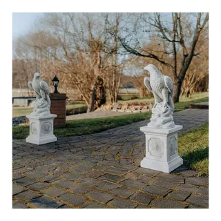 gartendekoparadies.de Gartenfigur 2-Set Adler Steinadler mit Sockel Podest, Steinfiguren, H. 98 cm, (2er-Set), Frostsicher grau