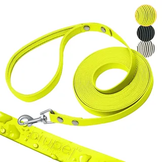 PiuPet PiuPet® Schleppleine für Hunde - Wasserfeste Hundeleine - 20m - Gelb | PVC Trainingsleine, Handschlaufe, 360° Karabiner, bis 50kg, wetterfest, leicht zu reinigen, große Hunde, 15mm Breite