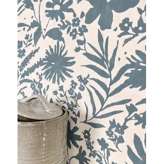 Newroom Vliestapete Narcisa Blue Tapete Mustertapete Blumen,Blüten,Blätter, Blau Tapete Floral Blumen - Mustertapete Blumentapete Taubenblau Hellgrau Romantisch Modern Blüten Blätter für Wohnzimmer Schlafzimmer Küche, Blumentapete blau