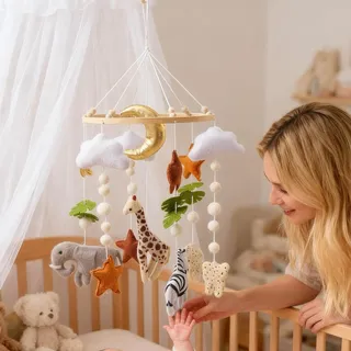 Handgefertigte Filztier Babymobile mit Glöckchen, Savannen Theme Babyzimmer Deko fürJungen und Mädchen, Kreatives Geburtsgeschenk