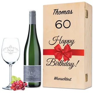 Leonardo Weinglas mit Gravur - Happy Birthday 60 Jahre - Personalisiert mit Name & Text - inkl. Holzkiste & Flasche Wein von Riesling Tandem - Geschenk Set zum 60. Geburtstag für Sie & Ihn