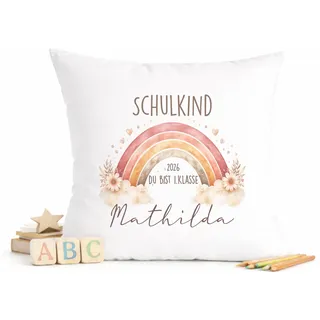 Einschulung Geschenk 2026 – Personalisiertes Kissen mit Name & Datum – Schulkind 2026 Mädchen & Jungen – Einschulungskissen 40x40 – Schulanfang Geschenk – 28 Motive (Regenbogen Mathilda)