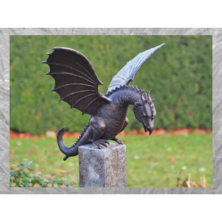 IDYL Gartenfigur IDYL Bronze-Skulptur Drachen-Brunnen wasserspeiend, Bronze 60 cm