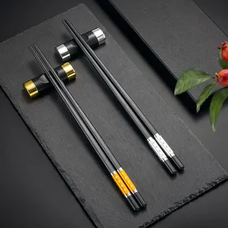 Hongyantech Japanische Silber/Gold Glasfaser EssstäBchen fiberglas 2 Paar mit 2 Essstäbchen Auflagen, besteck Sushi Stäbchen Set,Essstäbchen ablagen Wiederverwendbare EssstäBchen in Geschenkbox