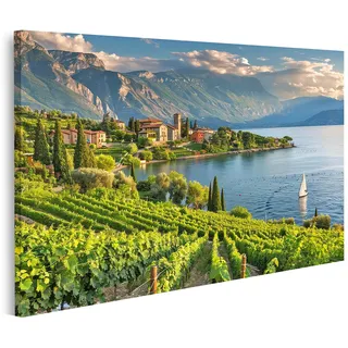 islandburner Bild auf Leinwand Segelboot auf dem Gardasee mit Weinbergen und Bergen für Wohnzimmer Naturliebhaber Restaurant Bilder Wandbilder Poster
