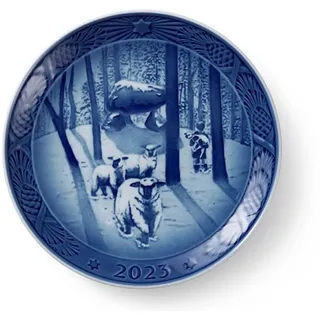 Royal Copenhagen Weihnachtsteller Collectibles, aus Porzellan hergestellt, Motiv: Christmas Time in the Forest, Durchmesser: 18cm, 1066049