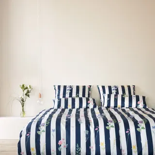 ELEGANTE Mako-Satin Bettwäsche Flowerstripe Baumwolle Blau 135 x 200 cm + 80 x 80 cm