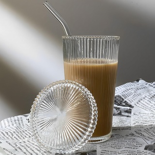 Kaffee Gläser 375 ml Glas mit Deckel und Strohhalm Vertikal Gestreifte Gläser Bubble Tea Becher Eiskaffee Gläser Transparent Gerippte Gläser für Kaffee Milch Saft Bubble Tee (A)