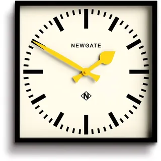 NEWGATE® Number Five Wanduhr | Quadratische Bahnhofsuhr 33cm | Schwarz & Gelb | Retro-inspirierte moderne Bahnhofsuhr | Mid-Century-Stil für Küche, Wohnzimmer oder Büro