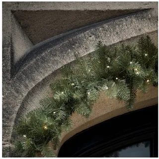 Lights4fun LED-Girlande 1,5m Weihnachtsgirlande Tannenzweige mit Beleuchtung