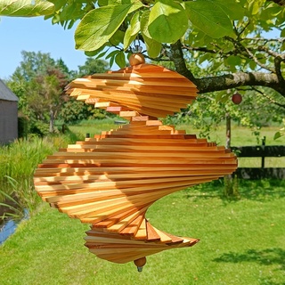 Dokkodo – das stilvolle Windspiel für Ihren Garten – die wetterfeste Spirale aus geöltem Holz - Bezaubernder Windspinner (35 cm Height, 29 cm Diameter.)