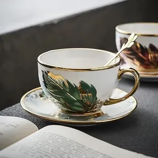 Huiyiwert Goldrand Espressotasse mit Untertasse und Löffel Porzellan Kaffeetasse Set 220ml Cappuccinotasse Modern Federmuster Teetasse Kaffeeservice für Cappuccino Latte Mokka Tee (Grün)