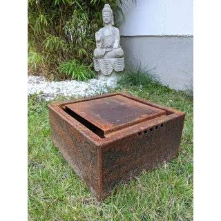 Zen Man Cortenstahl Garten Brunnen Edelrost Garten Wasserspiele ca. 1,6mm Corten Stahl Ohne Wassepumpe Handarbeit (032038-1 : 20 * 20 * 15cm 2,35kg)