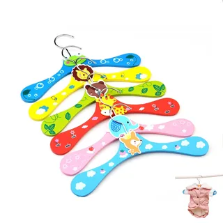 6 Stück Kinder Kleiderbügel aus Holz,Cartoon Baby Kleiderbügel,Tiermotive bunt Kleiderbügel,Giraffe,Bär,Frosch,Elefant,Löwe und Fuchs,rutschfest,platzsparend Kleiderbügel,28cm×16cm(6 Farbe)
